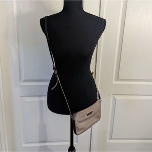 Nine West tan/black purse